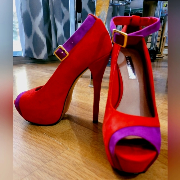 H by Halston Suede Stiletto Heels - Picture 2 of 5